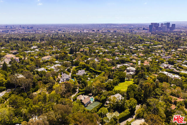 6 Bed Home for Sale in Los Angeles, California