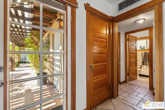 587 S Calle Ajo, Palm Springs CA: https://media.crmls.org/mediaz/fb235c03-90cf-4a19-9f6a-2fbc8a7cafe5.jpg