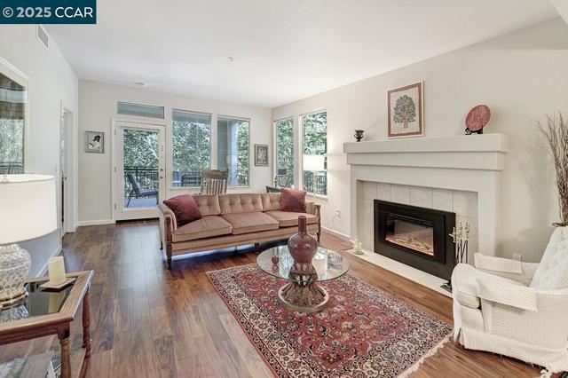 5910 Horsemans Canyon Dr, Walnut Creek CA: https://media.crmls.org/mediaz/fb23a38f-b703-443b-a057-49cbf33dc4d3.jpg