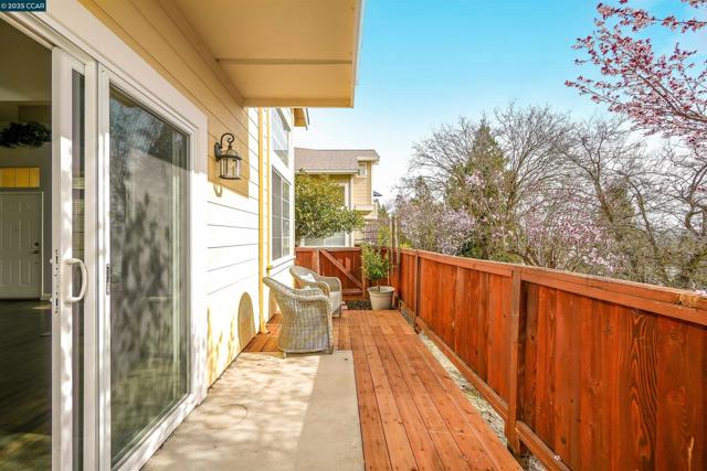 314 Skyline Dr, San Ramon CA: https://media.crmls.org/mediaz/fb23fa3a-fc26-45d9-90d1-ad9d6313ef1e.jpg