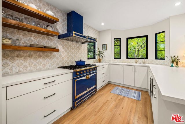 305 E Islay Street, Santa Barbara CA: https://media.crmls.org/mediaz/fb251348-42c2-4720-9e96-9e6dba5d837b.jpg
