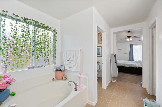 29330 Wrangler Dr, Murrieta CA: https://media.crmls.org/mediaz/fb2532ee-52ed-4466-a127-0a836f81c90c.jpg