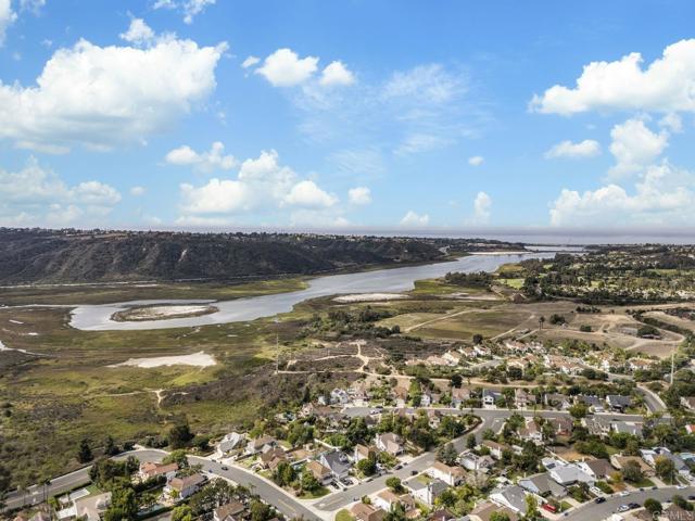 Detail Gallery Image 42 of 45 For 7012 Goldenrod Way, Carlsbad,  CA 92011 - 3 Beds | 2/1 Baths