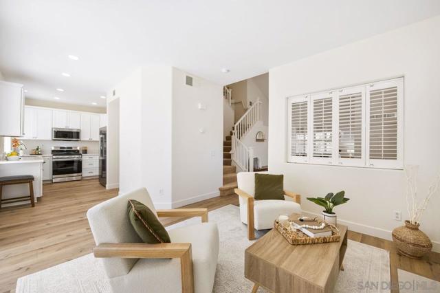 4087 Ivey Vista, Oceanside CA: https://media.crmls.org/mediaz/fb25cc5d-14b9-46d3-b8f6-1e08661cc33e.jpg