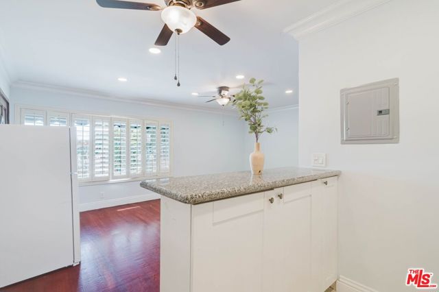 9031 Phyllis Avenue, 1 photo 7