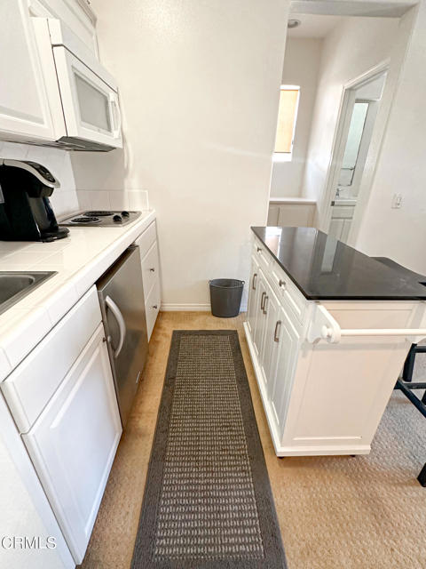 726 Owens River Drive, Oxnard CA: https://media.crmls.org/mediaz/fb271d20-1967-4bb1-9d3f-fe6f5597c3f5.jpg