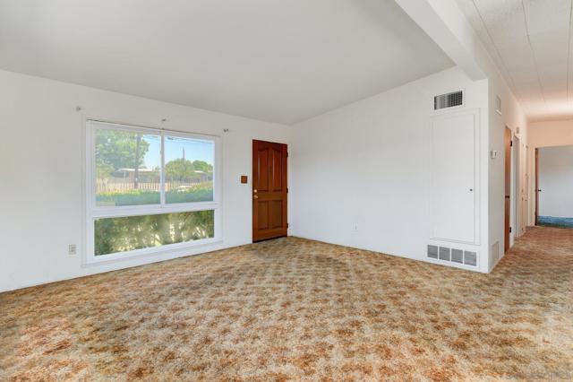 4725 Conrad Ave, San Diego CA: https://media.crmls.org/mediaz/fb27e726-0c76-42cc-8587-acbcfaf90318.jpg