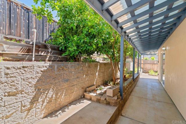 2412 Heatherwood Court, Escondido CA: https://media.crmls.org/mediaz/fb285d49-b3e8-4546-9523-4a3d4f71fa94.jpg