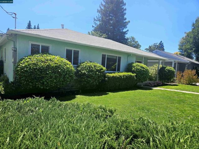884 Juanita Dr, Lafayette CA: https://media.crmls.org/mediaz/fb290ae4-b22b-4fff-ace2-5ddd28119129.jpg