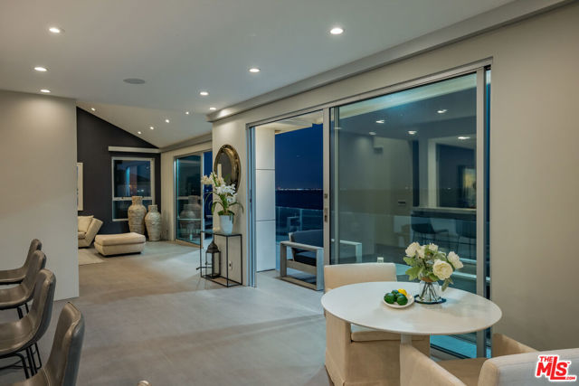 19640 Pacific Coast Highway, Malibu CA: https://media.crmls.org/mediaz/fb2a1472-fbc2-46c5-baa2-9482a69b9cbd.jpg