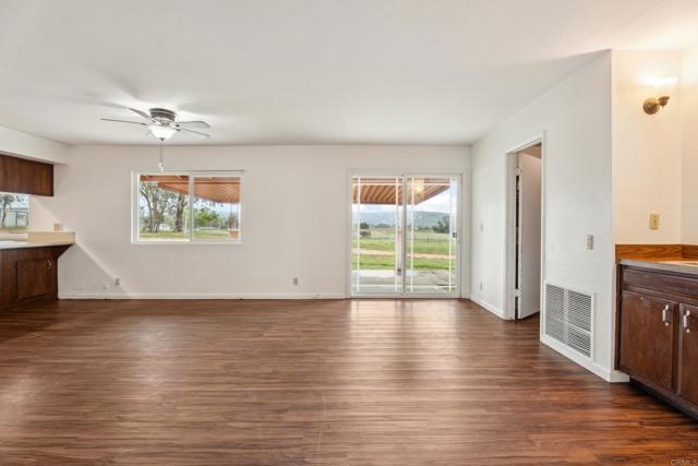 Detail Gallery Image 8 of 49 For 1375 Pine St,, Ramona,  CA 92065 - 3 Beds | 2 Baths