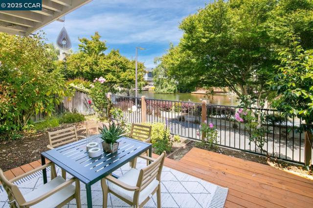 23 Shepardson Ln, Alameda CA: https://media.crmls.org/mediaz/fb2acec5-5e48-4374-b274-b281bef964f3.jpg