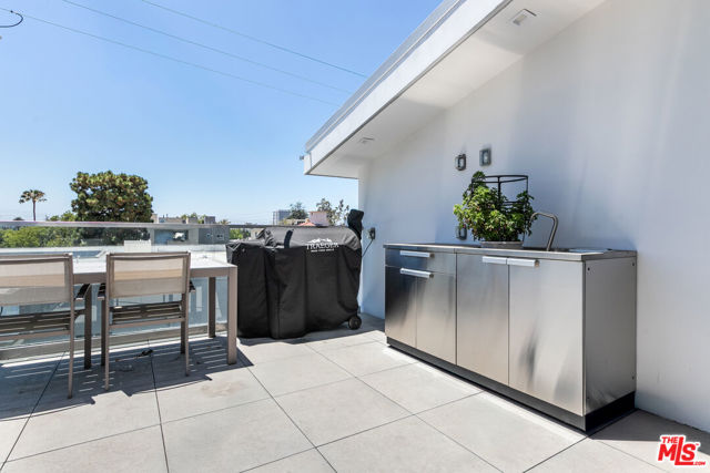 1951 Manning Avenue, Los Angeles CA: https://media.crmls.org/mediaz/fb2b349a-a1f3-48ca-8555-0782bba86759.jpg