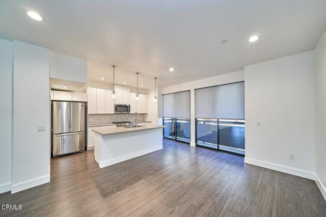 Detail Gallery Image 13 of 41 For 4201 Pennsylvania Ave #C2,  Glendale,  CA 91214 - 4 Beds | 2 Baths