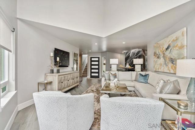 12 Mardi Gras Rd, Coronado CA: https://media.crmls.org/mediaz/fb2c0f4b-1731-4547-b873-00a69068eba3.jpg