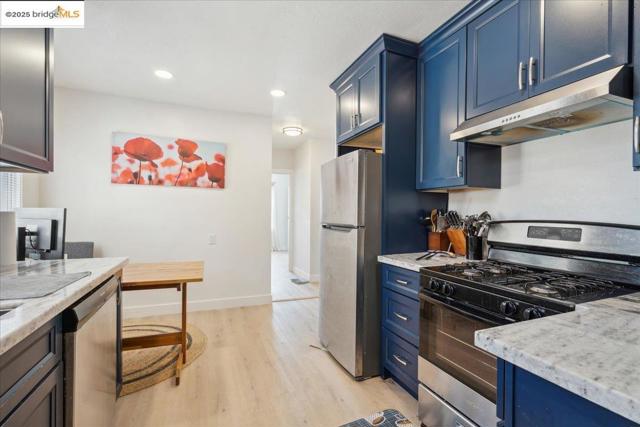 2717 Mabel St, Berkeley CA: https://media.crmls.org/mediaz/fb2c3d08-7ab2-4801-9fc2-4686626e1f09.jpg