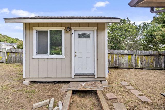 9355 Canyon Oak Road, Salinas CA: https://media.crmls.org/mediaz/fb2d0499-1d47-434e-8d50-ced11b90f140.jpg