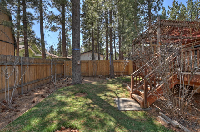 387 Wren Drive, Big Bear CA: https://media.crmls.org/mediaz/fb2d17a3-1d0c-429f-a6ab-0d899acfff6b.jpg
