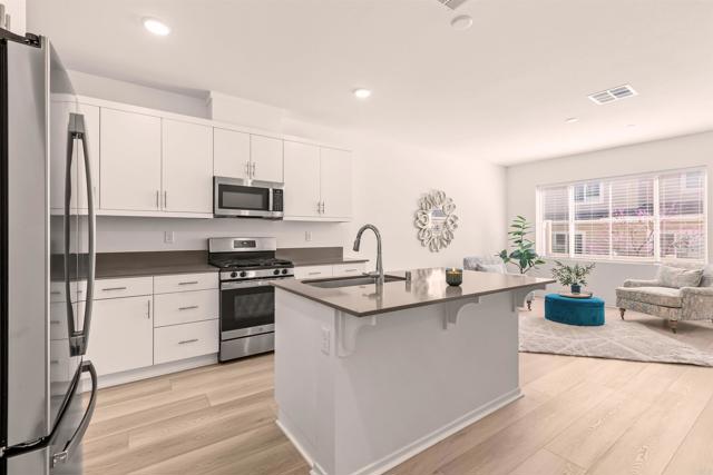 355 CITRINE TRAIL, Fallbrook CA: https://media.crmls.org/mediaz/fb2df7fe-7b9b-4863-8ef8-eb97d593e7f4.jpg