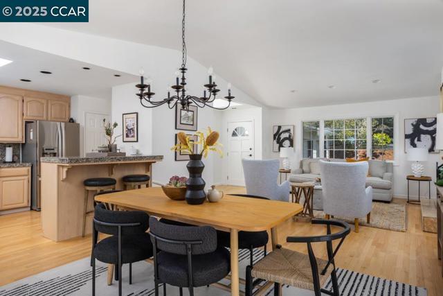 2554 Mockingbird Hill Rd, Walnut Creek CA: https://media.crmls.org/mediaz/fb2e0667-8785-4379-b2e5-49dc160b7807.jpg