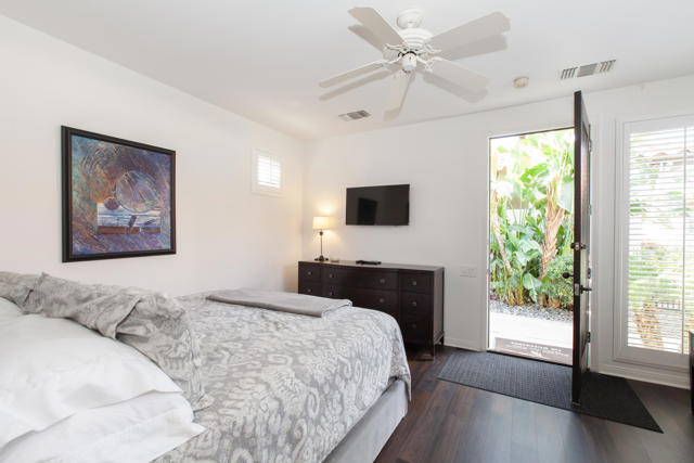 48225 Via Solana, La Quinta CA: https://media.crmls.org/mediaz/fb2ec9e1-bc35-4c16-aeda-59afab94b00e.jpg