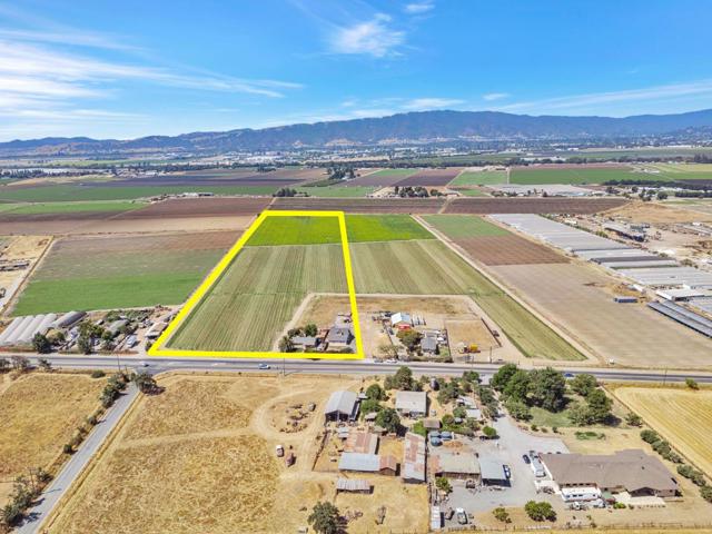 2718 Ferguson Road, Gilroy CA: https://media.crmls.org/mediaz/fb2f1796-4704-4fd6-936b-e3ca2ee67721.jpg