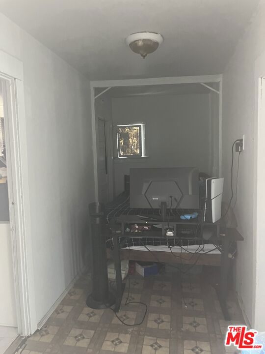 619 W Cherry Street, Compton CA: https://media.crmls.org/mediaz/fb2f8228-0bd8-43fe-acd5-7dbd8e4e0d85.jpg