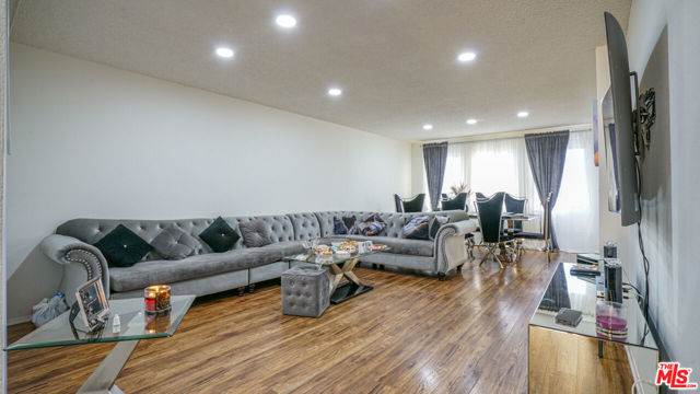 451 Hawthorne Street photo 6