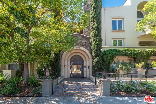 15206 Burbank Boulevard, 108 photo 2