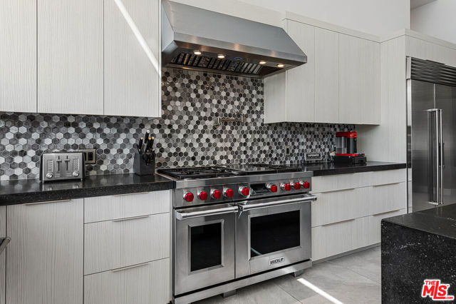 78155 Calle Cadiz, La Quinta CA: https://media.crmls.org/mediaz/fb3124f4-c094-4596-bc73-ea0854892359.jpg
