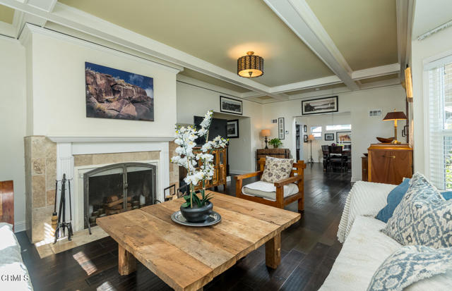 Detail Gallery Image 13 of 69 For 1955 N Los Robles Ave, Pasadena,  CA 91104 - 5 Beds | 3 Baths