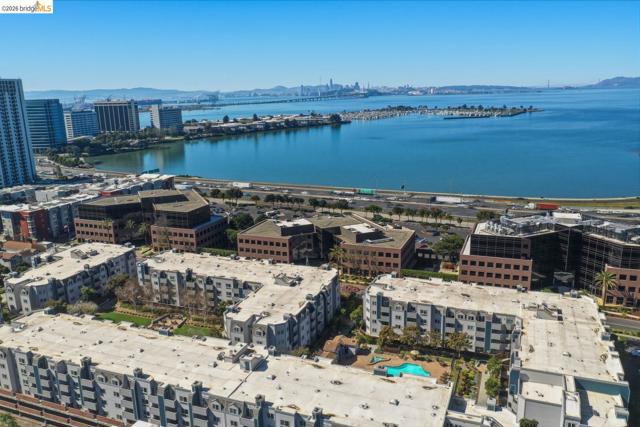 6400 Christie Ave, Emeryville CA: https://media.crmls.org/mediaz/fb33ca8a-61aa-47e2-8348-ef9d54ef82eb.jpg