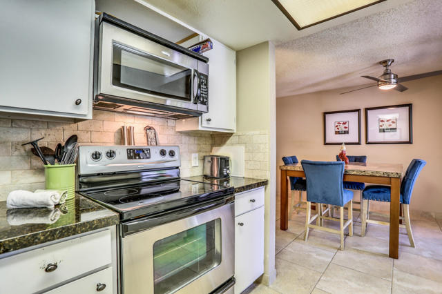 5225 E Waverly Drive, Palm Springs CA: https://media.crmls.org/mediaz/fb33ce32-aad9-4fb4-9808-3f11d45617d6.jpg