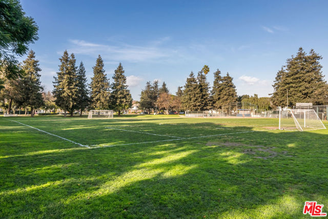 1201 Roxbury Drive, Los Angeles CA: https://media.crmls.org/mediaz/fb33f48d-5fc0-4893-bb7e-67f7f1d0d566.jpg