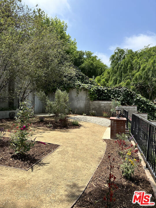 4188 Division Street, Los Angeles CA: https://media.crmls.org/mediaz/fb3403e3-387c-452e-a4d2-fff4f7b76b65.jpg