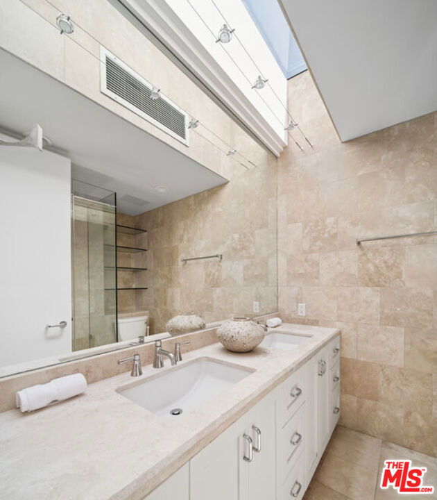 26814 Malibu Cove Colony Drive, Malibu CA: https://media.crmls.org/mediaz/fb340d4d-58c4-4634-8b9b-cfcd84c5a6b1.jpg