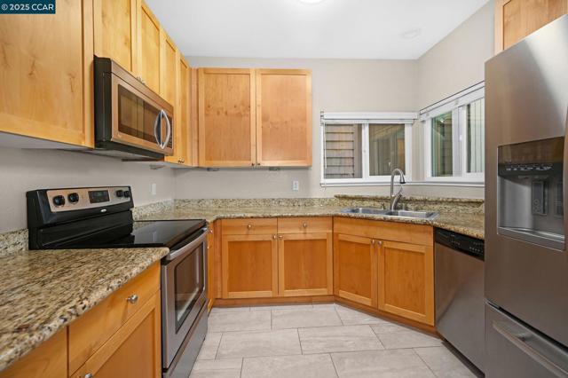 273 S Overlook Dr, San Ramon CA: https://media.crmls.org/mediaz/fb341691-ddc0-4c63-b3f9-a7cba8544a8c.jpg
