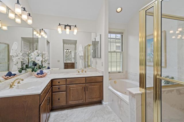 717 C Ave, Coronado CA: https://media.crmls.org/mediaz/fb34369c-a393-4959-8cd9-7b788cb1ea04.jpg
