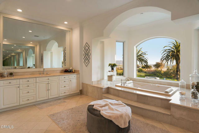 1069 Corte Barroso, Camarillo CA: https://media.crmls.org/mediaz/fb344e26-ef31-4ac5-b947-5c0a460202bc.jpg