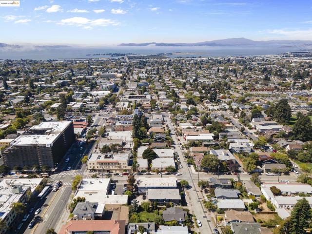 1929 California, Berkeley CA: https://media.crmls.org/mediaz/fb355999-1712-44d3-88d0-2bafeb3e15c6.jpg