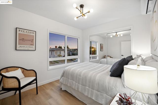 904 41st St, Oakland CA: https://media.crmls.org/mediaz/fb35983a-a18a-4c6a-b45e-4671686dea09.jpg