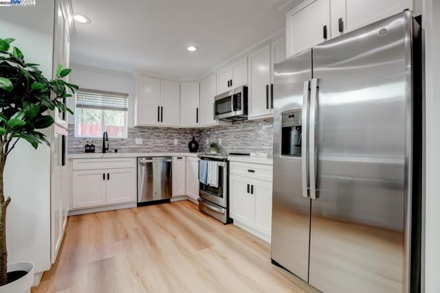 3254 Keith Ave, Castro Valley CA: https://media.crmls.org/mediaz/fb35aff7-094d-4e51-8df0-5bafeb1e11df.jpg