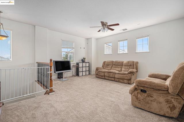 140 Ridge Crest Ct, Oakley CA: https://media.crmls.org/mediaz/fb361f3c-7dca-4e25-83a0-ebf3c95a51ae.jpg