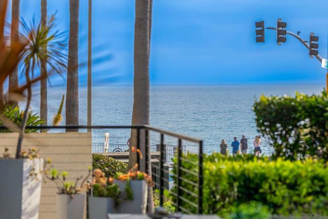 165 Pine Ave, Carlsbad CA: https://media.crmls.org/mediaz/fb366e96-4169-45a2-adb4-a103271ae098.jpg