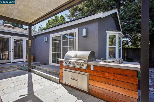 12994 Hawkins Dr, San Ramon CA: https://media.crmls.org/mediaz/fb3751ce-7870-4177-851f-89d8cccc27b3.jpg