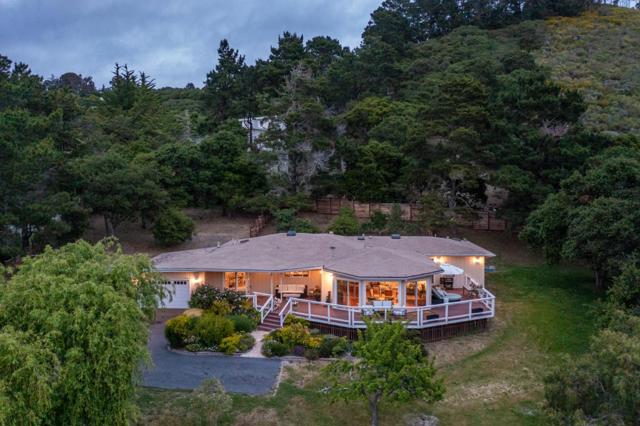 27465 Loma Del Rey, Carmel Valley CA: https://media.crmls.org/mediaz/fb37a21e-fdc1-47a1-aa56-0d39fdc24c36.jpg