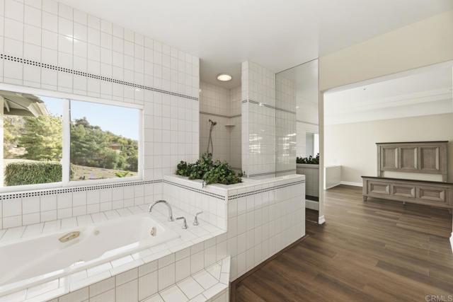 Detail Gallery Image 38 of 56 For 6802 Pakama Ln, Vista,  CA 92084 - 4 Beds | 4 Baths