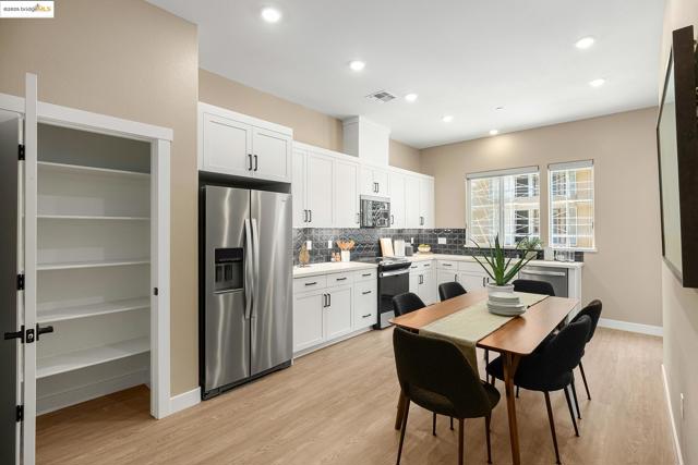 28946 Parkridge Lp, Hayward CA: https://media.crmls.org/mediaz/fb389722-ffda-48eb-bab6-9f5bfc93871e.jpg