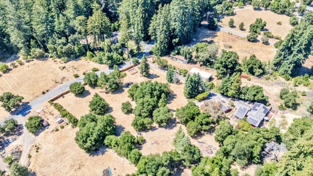 17900 China Grade Road, Boulder Creek CA: https://media.crmls.org/mediaz/fb38ab1f-1e04-4891-9417-390c2e8c818b.jpg