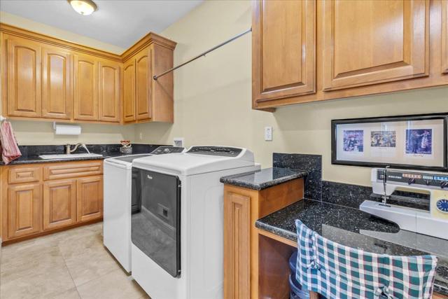 4116 Ashford Circle, Hollister CA: https://media.crmls.org/mediaz/fb39a63f-cf63-4fcd-b681-4e539f545533.jpg